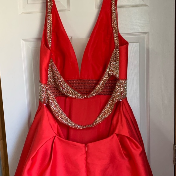 Prom Dress - Picture 4 of 7